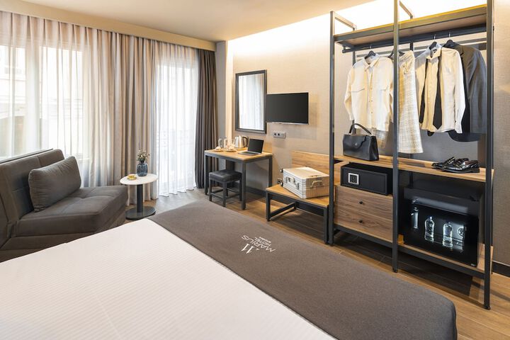 Room 13 of 75