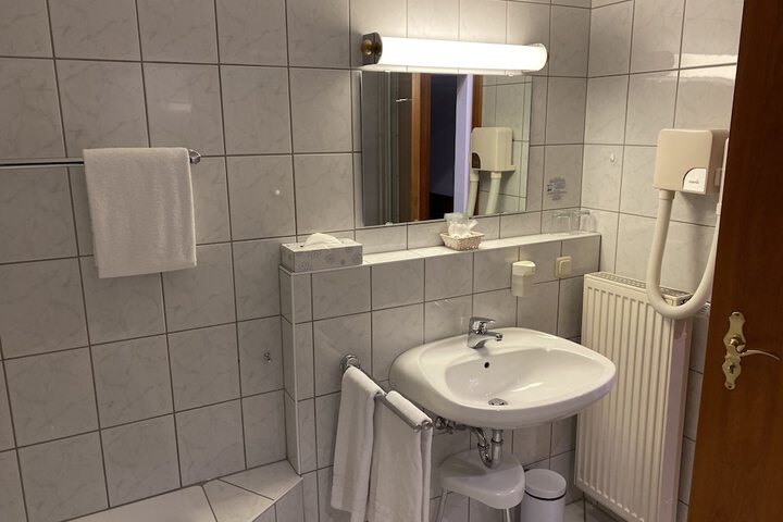 Room 14 of 24