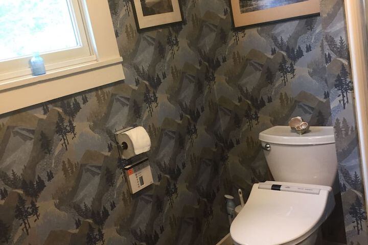 Room 17 of 33