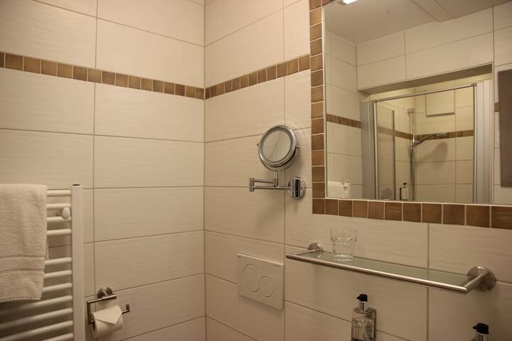 Room 21 of 38