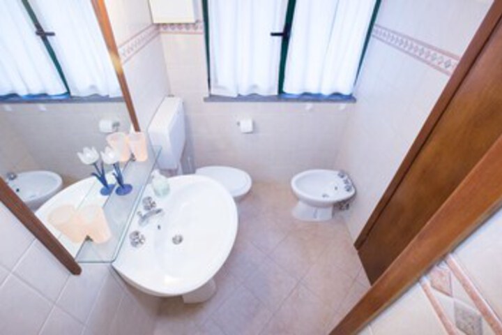 Room 5 of 22