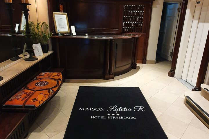 Entrance & Lobby