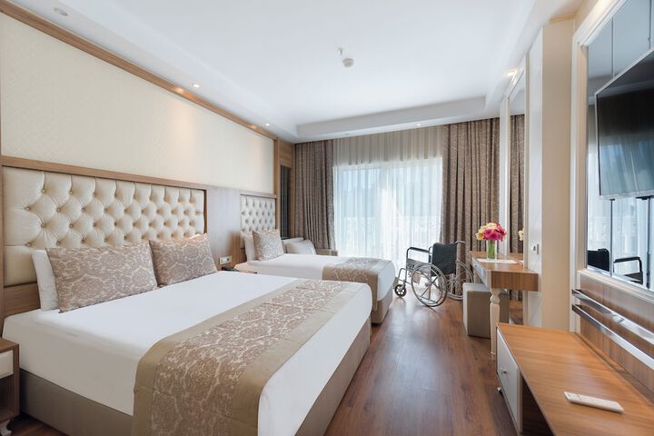 Room 28 of 525