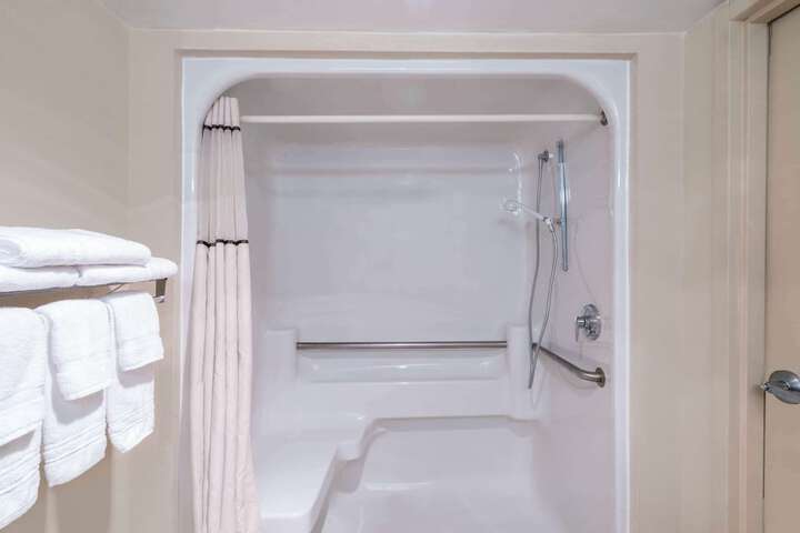 1 King Bed (1 of 14)