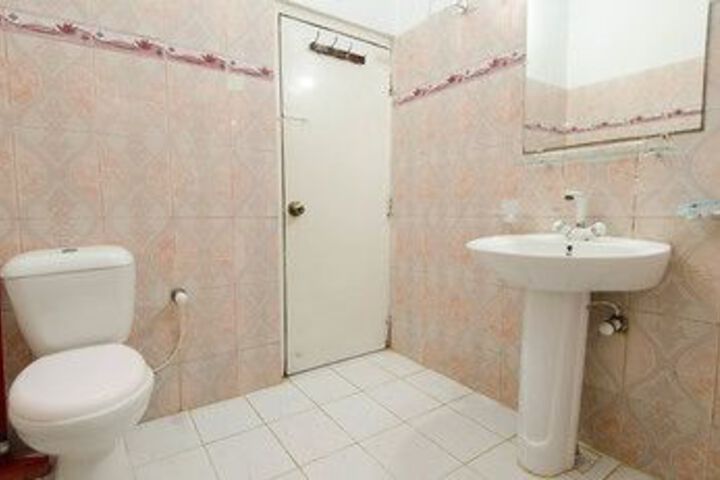 Room 2 of 43