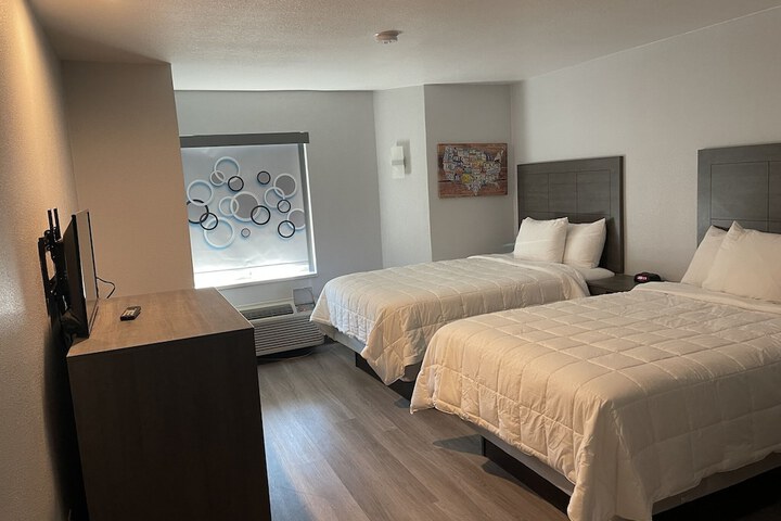 2 Double Beds (3 of 15)