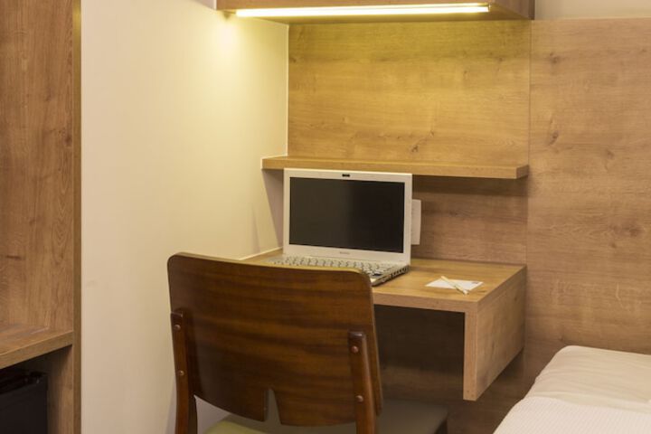 Room 13 of 60