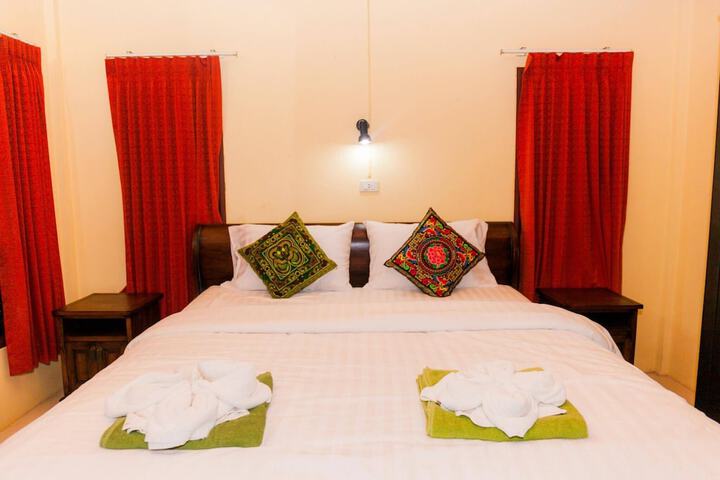Room 2 of 65