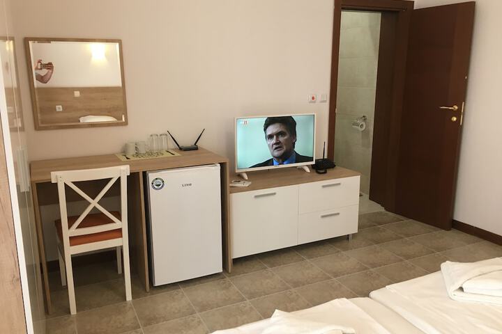 Room 3 of 61