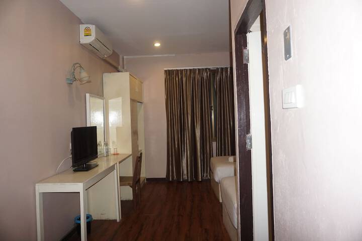 Room 18 of 27
