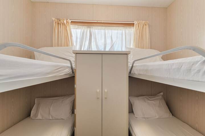 Room 17 of 60