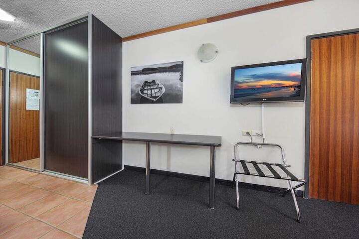 Room 9 of 48