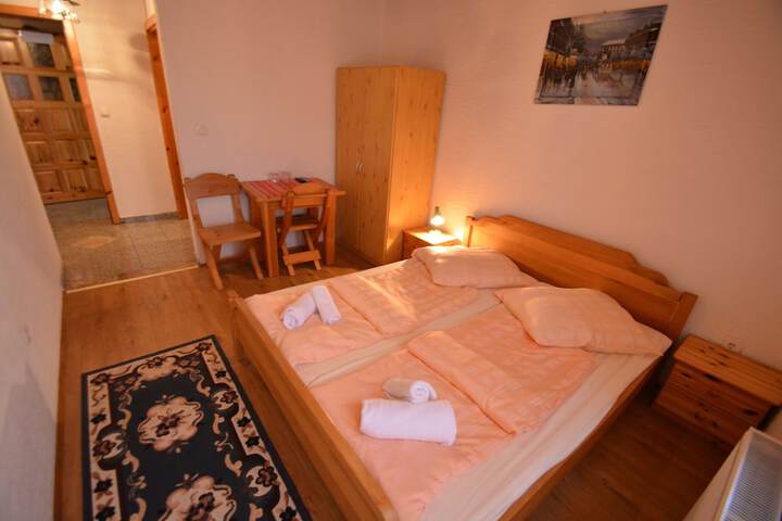 Room 21 of 27