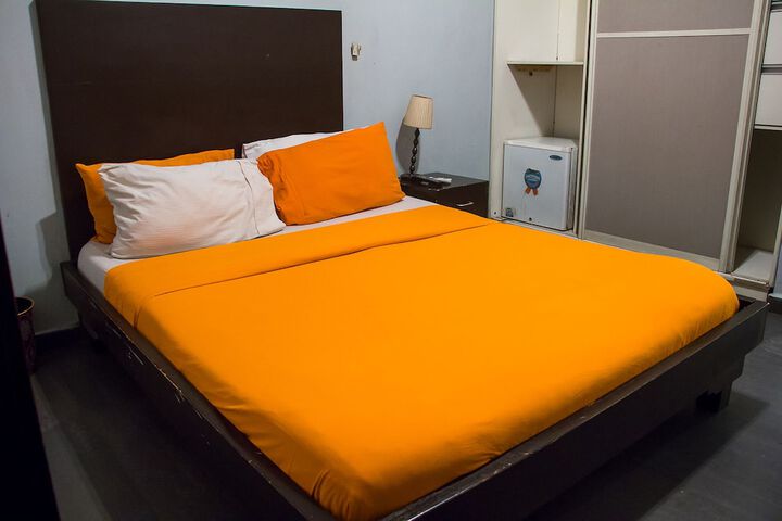 Room 13 of 39