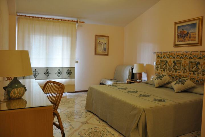 Room 4 of 31