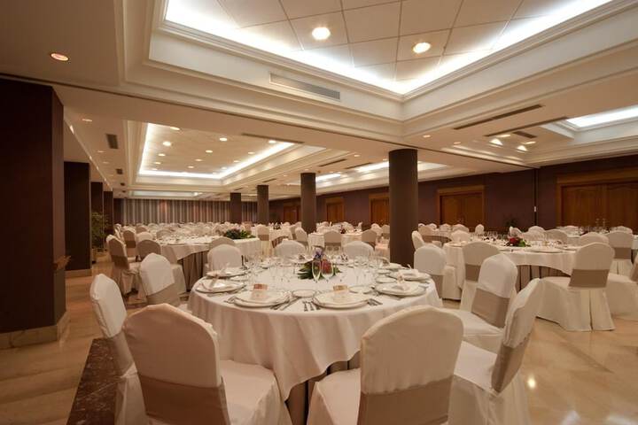 Ballroom/Hall 33 of 49