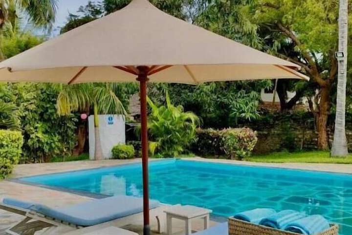 Pool 15 of 40