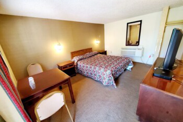 Room 13 of 25