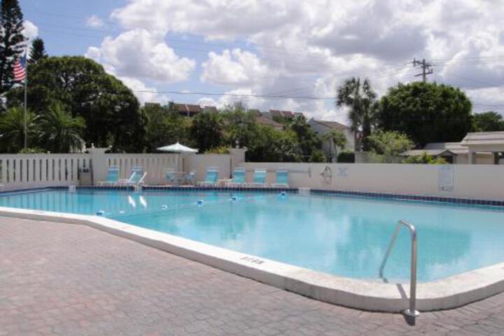 Image of Island House Beach Resort 17S