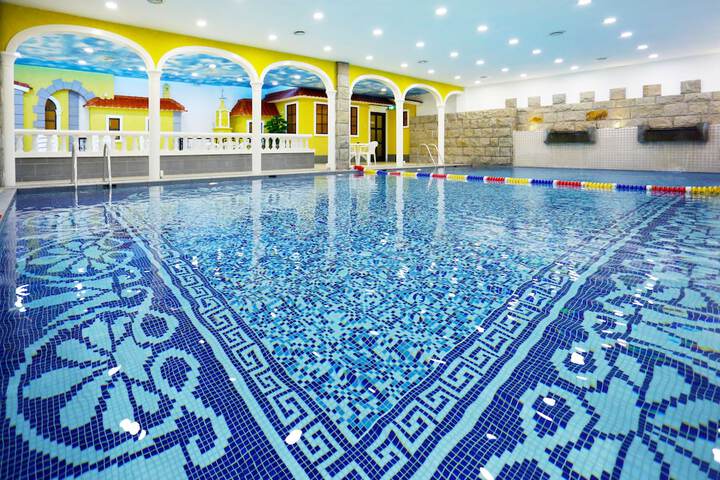 Hotel with Pool