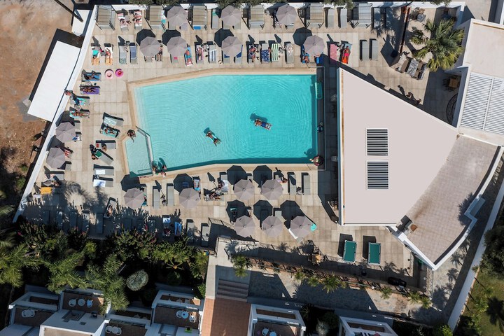 Pool 39 of 58