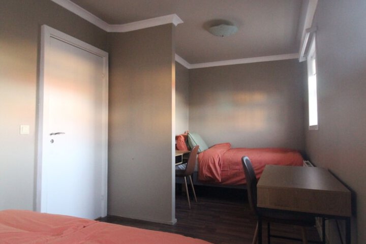 Room 9 of 37