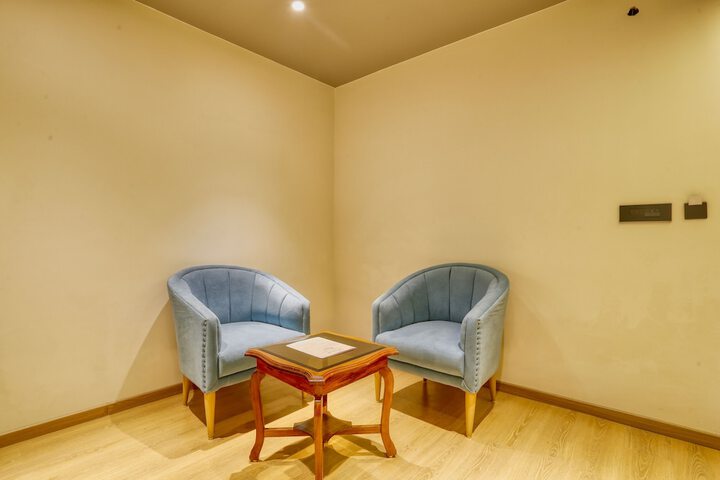 Room 17 of 38