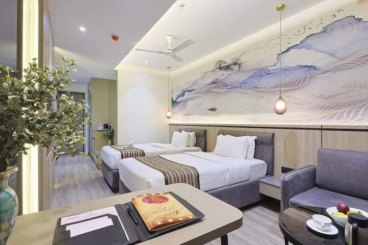 Room 40 of 48