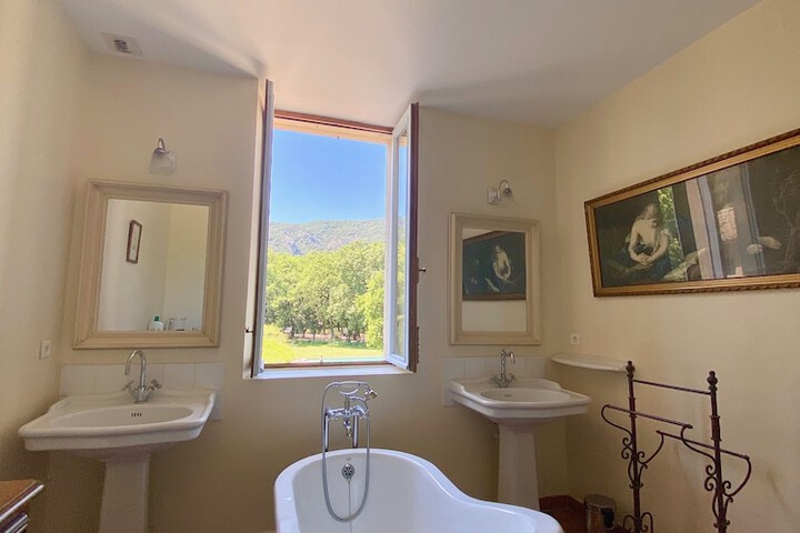 Room 45 of 110