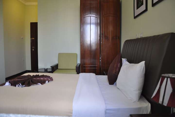 Room 18 of 96