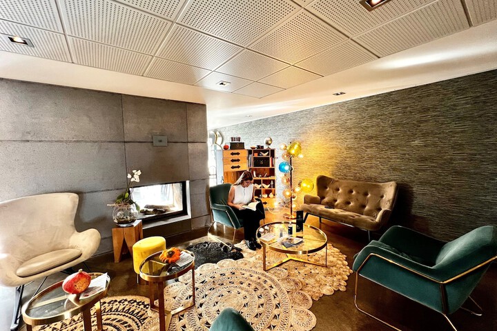 Hotel Lobby