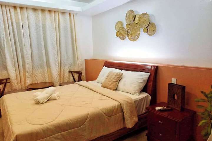 Room 7 of 14