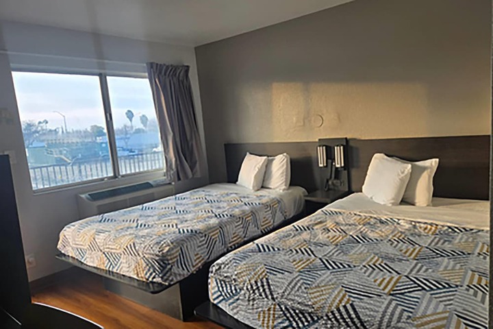 Room 3 of 4