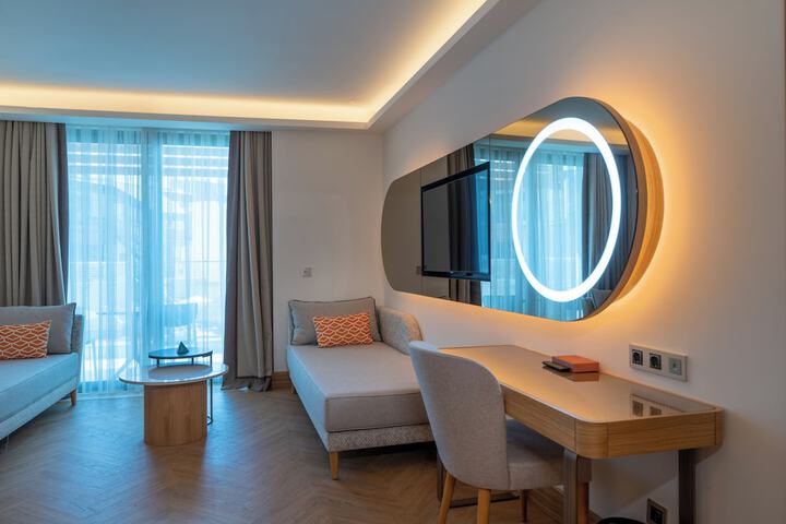 Room 35 of 251