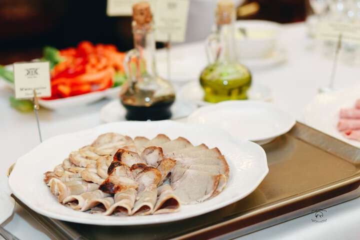 Dining 53 of 64