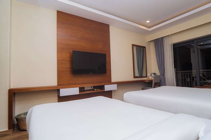 Room 19 of 100