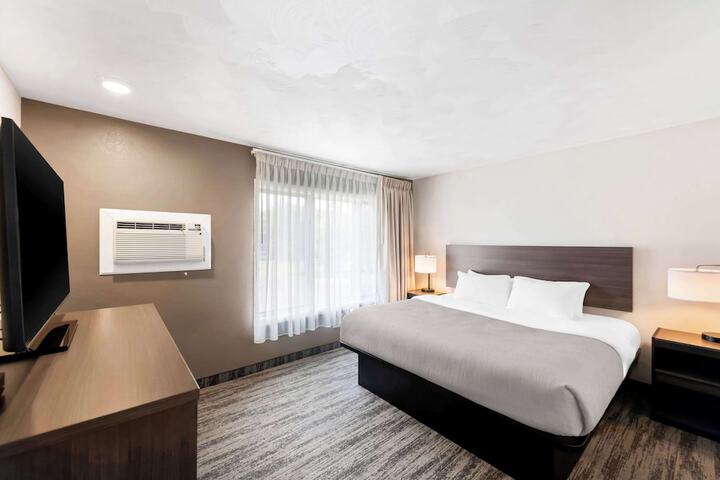 Room 21 of 38