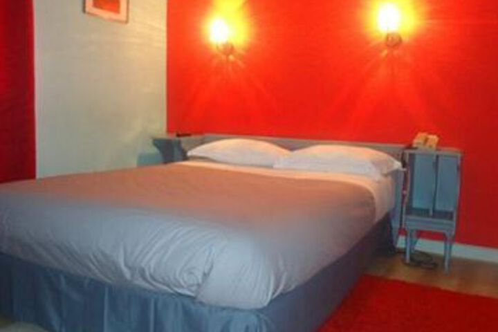 Room 18 of 23