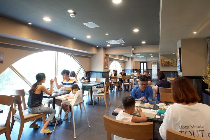 Dining 87 of 115