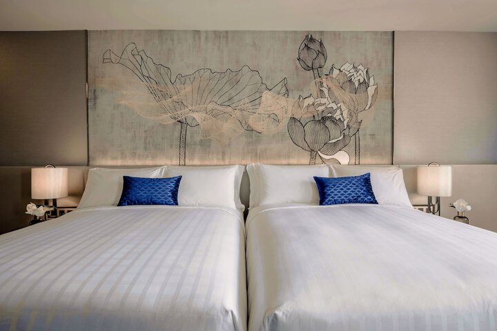Room 15 of 261