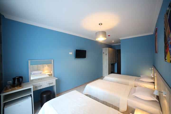 Room 11 of 48