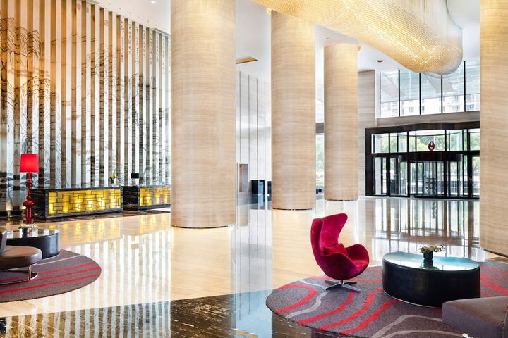 Entrance & Lobby