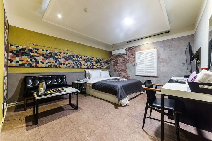 Room 46 of 57