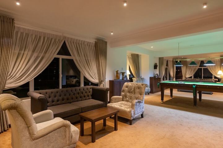 Lounge 58 of 72
