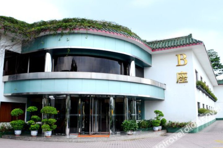 Sea Dragon Hotel