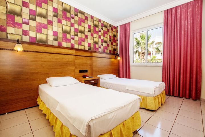 Room 3 of 10