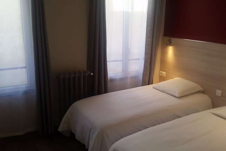 Room 6 of 19