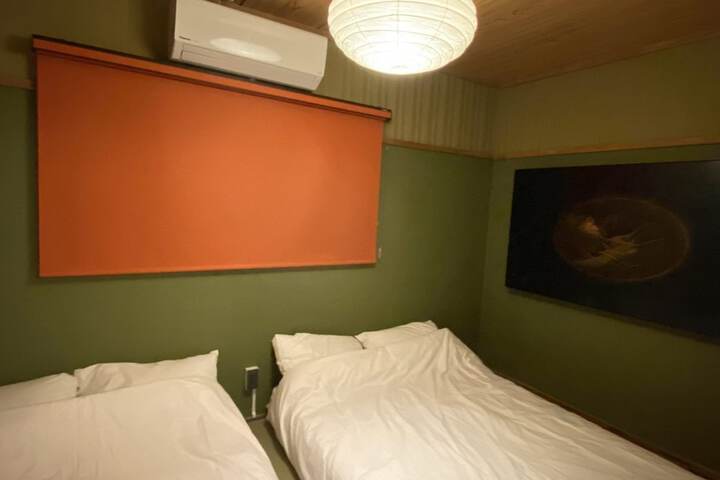 Room 4 of 60