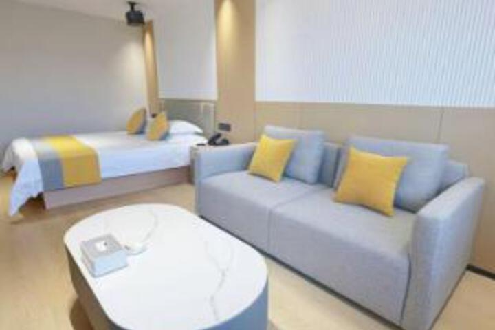 Room 14 of 15