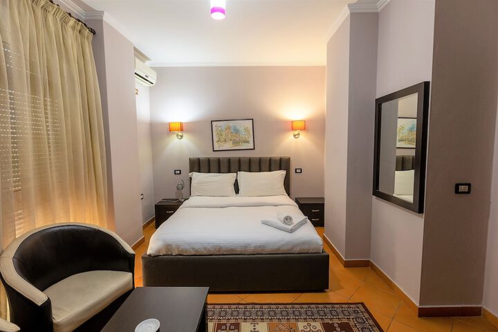 Room 15 of 41